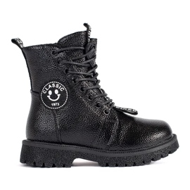 Bottines à lacets noires isolées avec de la fourrure le noir