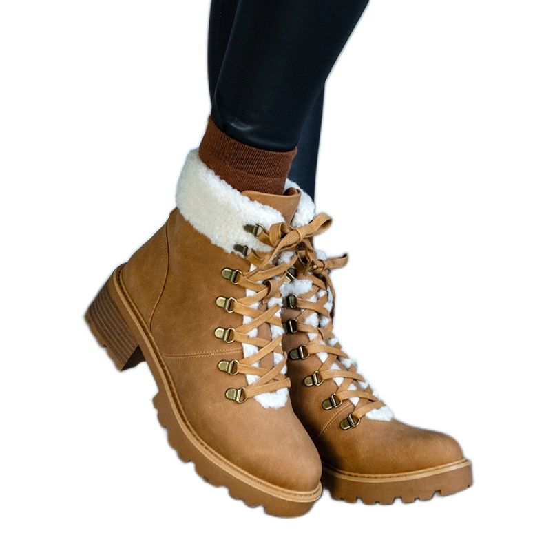 Bottines à lacets marron ornées d'un manteau en peau de mouton Moses brun