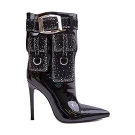 Bottines décorées en cuir écologique verni avec un talon haut noir