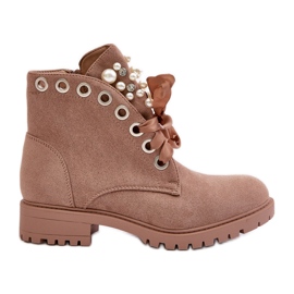 Bottes isolées en daim avec perles et ruban, Beige Perla