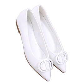 Ballerines blanches à bouts en amande