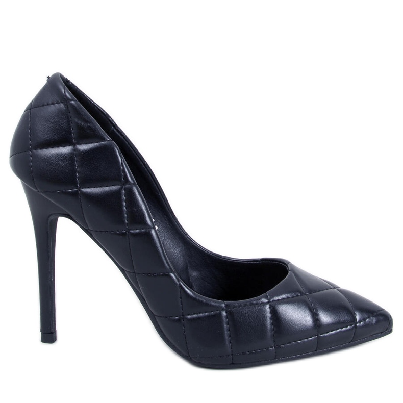 Escarpins à talons aiguilles noirs matelassés le noir