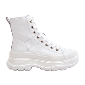 Sneakers féminins isolés en cuir sur la plate-forme massive Big Star OO274A598 White blanc