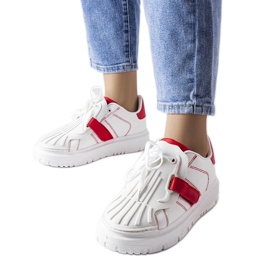 Baskets de sport pour femmes blanches et rouges sur la plateforme Baskets de sport pour femmes blanches et rouges sur la plateforme