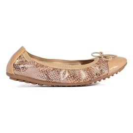 Ballerines beiges avec élastique à motif serpent et nœud