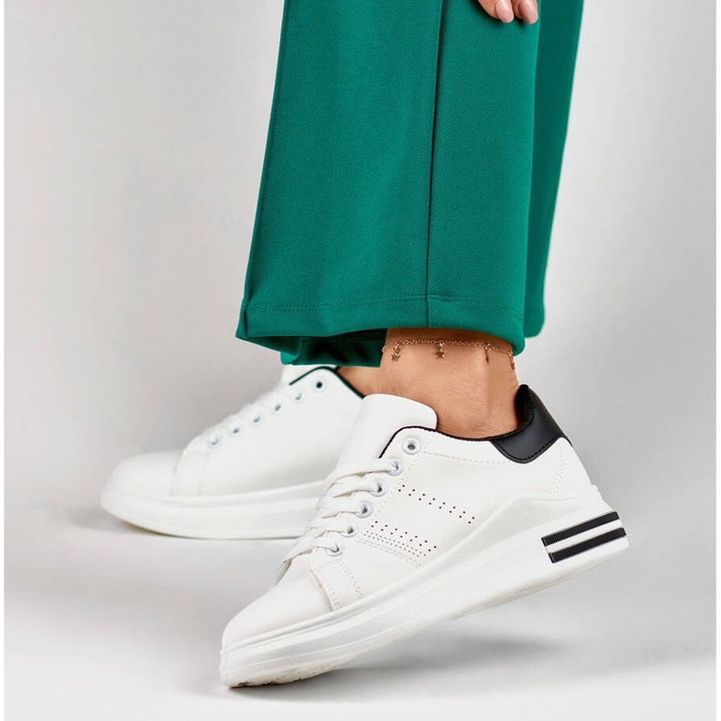 Baskets à plateforme pour femmes, blanc 85-710W/B blanche Baskets à plateforme pour femmes, blanc 85-710W/B blanche