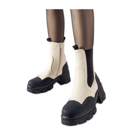 Bottines slip-on massives beiges et noires par Mafalda - Solea Bottines slip-on massives beiges et noires par Mafalda - Solea