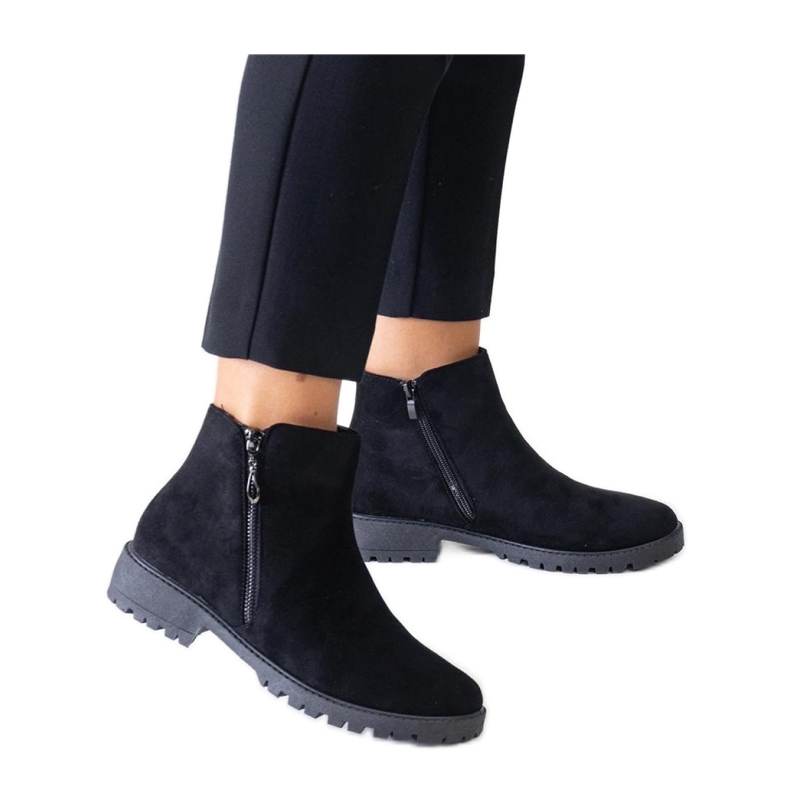 Bottines noires avec empiècements métalliques en éco-daim le noir