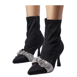 Bottines noires ornées de zircons le noir