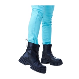 Bottines isolées noires avec fermeture éclair le noir