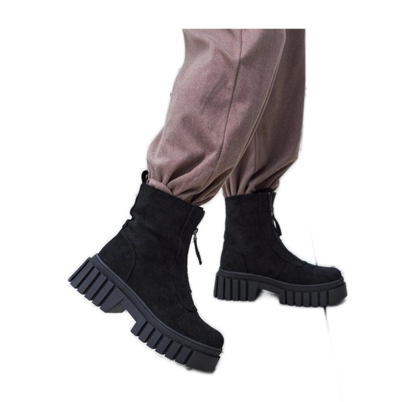 Bottes zippées isolées noires en éco-daim le noir