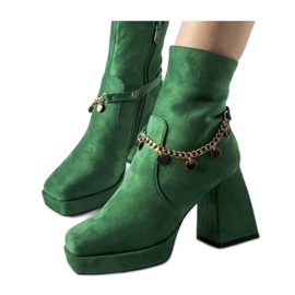 Bottines isolées vertes avec pendentif