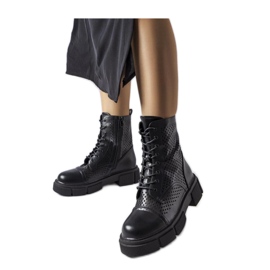 Bottines noires ajourées le noir