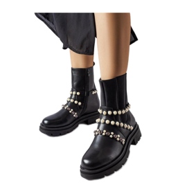Bottes noires ornées de perles