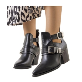 Bottines femme noires avec découpe