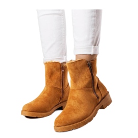 Bottes isolées marron brun
