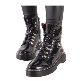 Bottes vernies noires