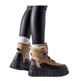 Bottines beiges sur semelle massive