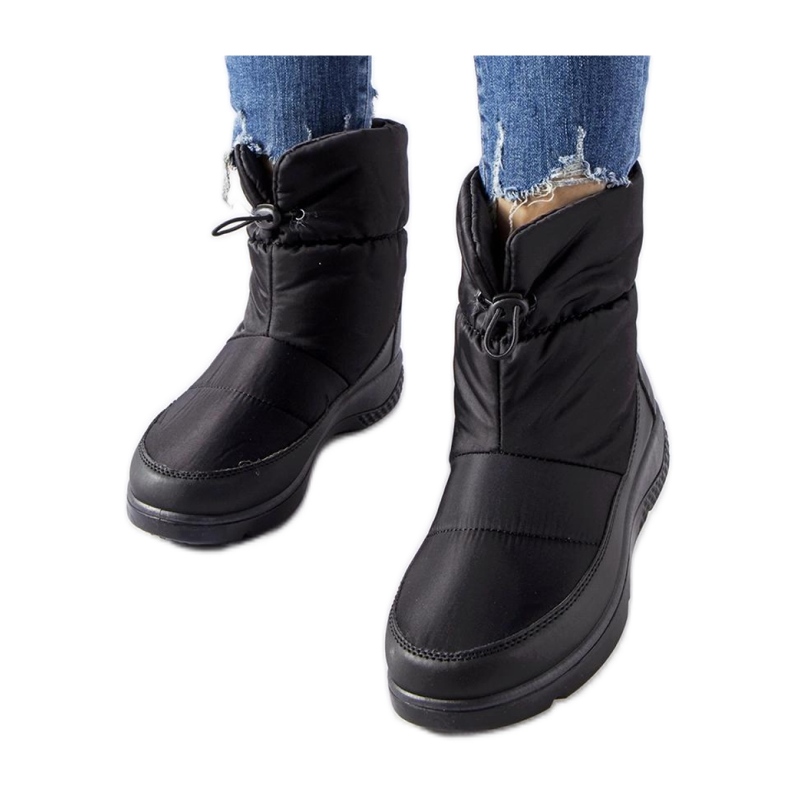 Bottes de neige isolées noires pour femmes le noir
