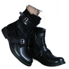 Bottines plates isolées noires