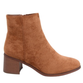 Bottes isolées à talons hauts classiques brun