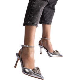 Talons hauts argentés à talon ouvert orné de zircons Talons hauts argentés à talon ouvert orné de zircons