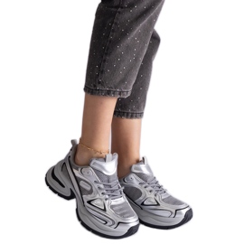 Baskets argentées à semelle massive Baskets argentées à semelle massive