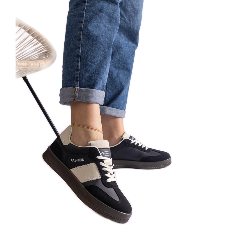 Baskets à plateforme noires avec surpiqûres le noir