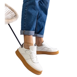 Baskets blanches à lacets et plateforme Baskets blanches à lacets et plateforme