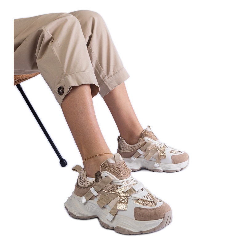 Baskets beige avec inserts dorés