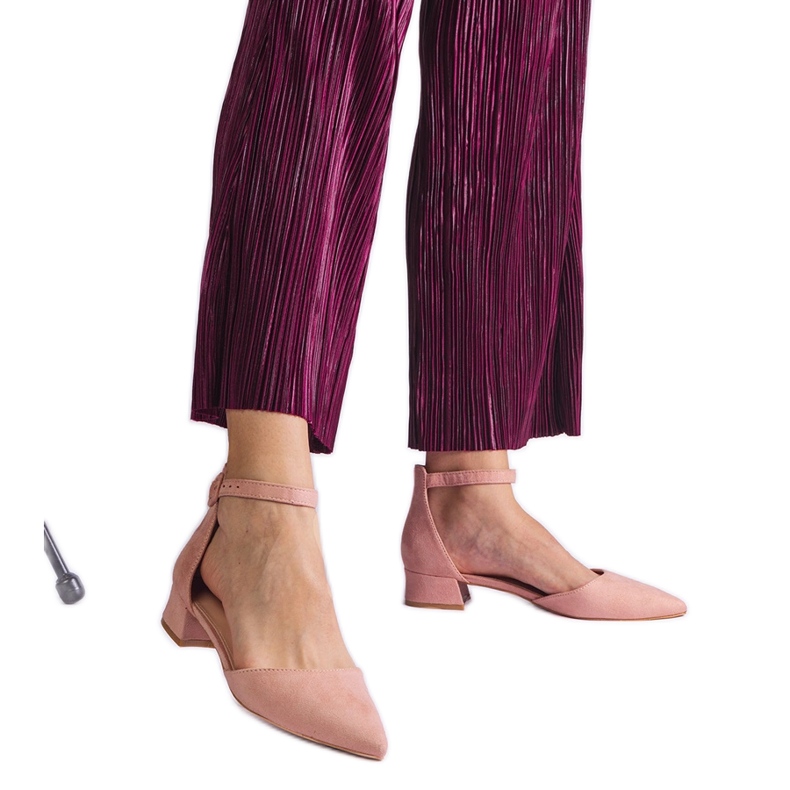 Sandales rose clair sur un poteau bas Sandales rose clair sur un poteau bas