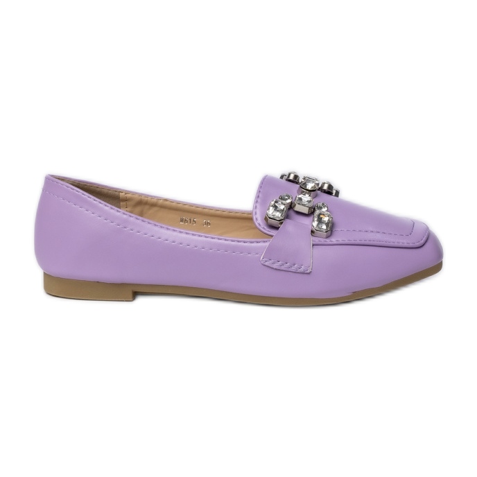 Les mocassins pour femmes avec un ornement violet Les mocassins pour femmes avec un ornement violet