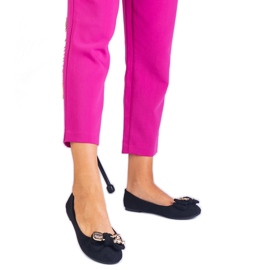 Ballerines classiques noires avec un arc