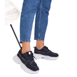 Les baskets pour femmes noires décorées d'une chaîne de zircon le noir