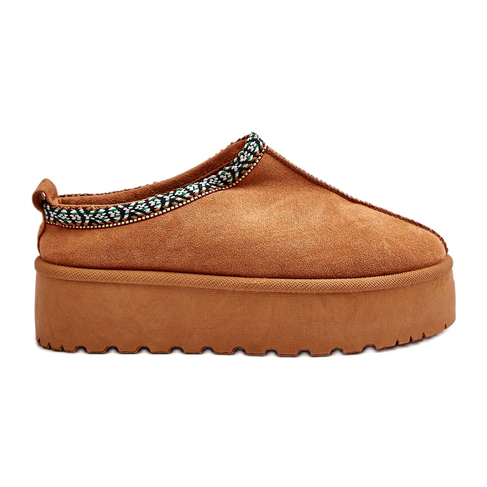 Slippers pour femmes sur la plate-forme avec broderie de chameau beige