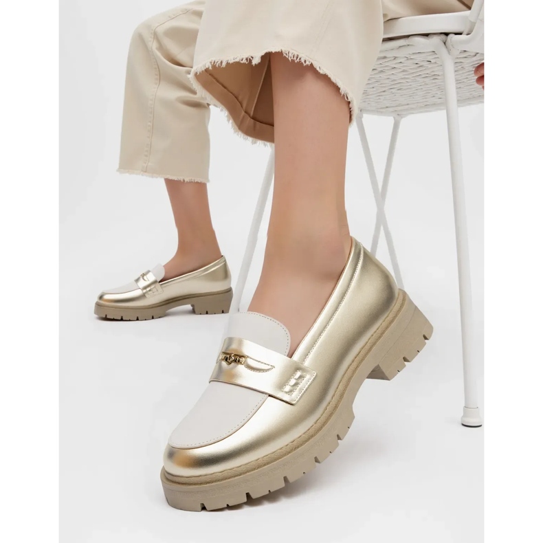Mocassins en or féminin d'or