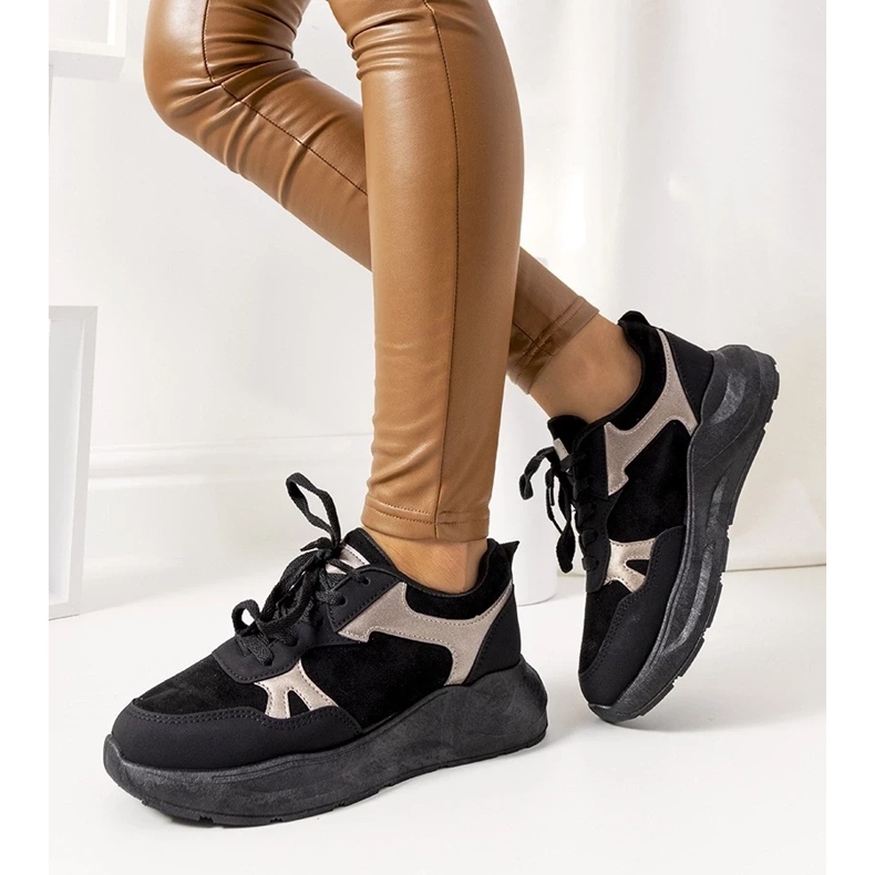 D/GMR Baskets noires aux accents dorés Davis d'or D/GMR Baskets noires aux accents dorés Davis d'or