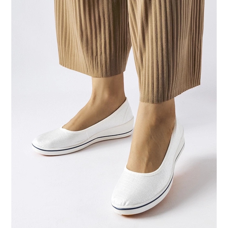 D/GMR Ballerines écru brillant avec semelle compensée Morrison beige