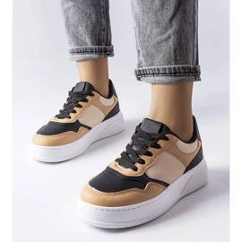 D/GMR Bottines noires et beiges à semelle plus épaisse de chez Baron