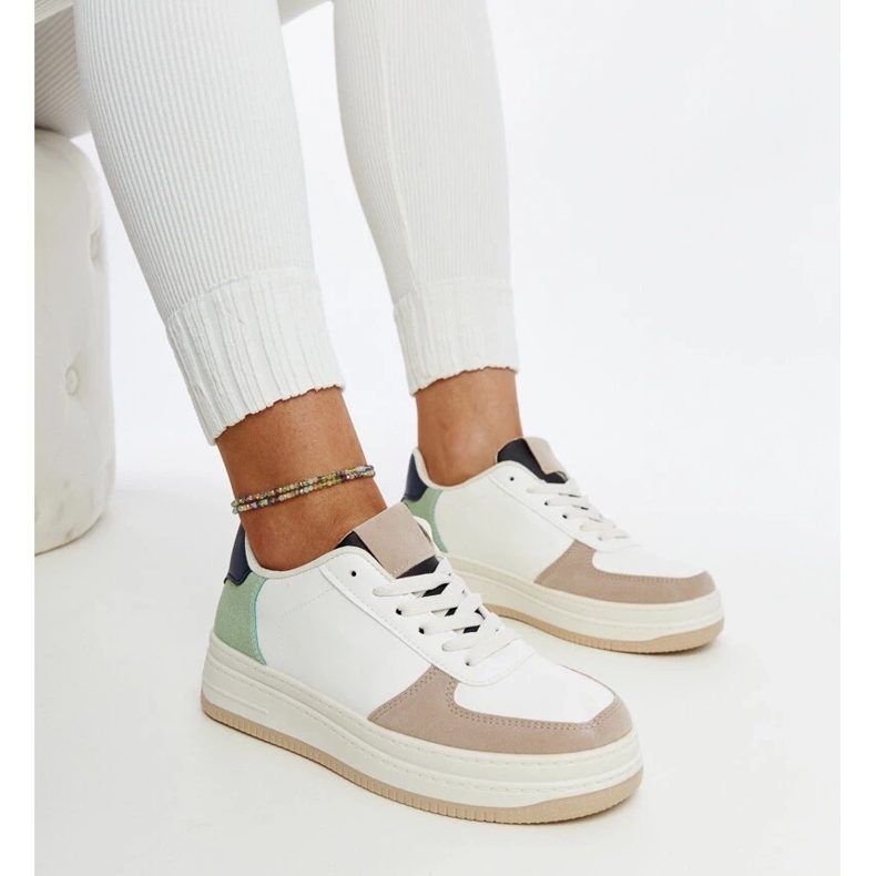 D/GMR Baskets multicolores sur la plateforme Cvita