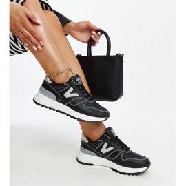 Baskets noires à semelle épaisse Cettina