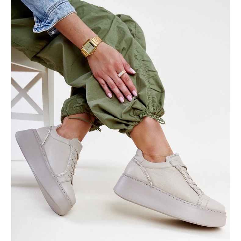 Baskets en cuir beige foncé avec strass Karino