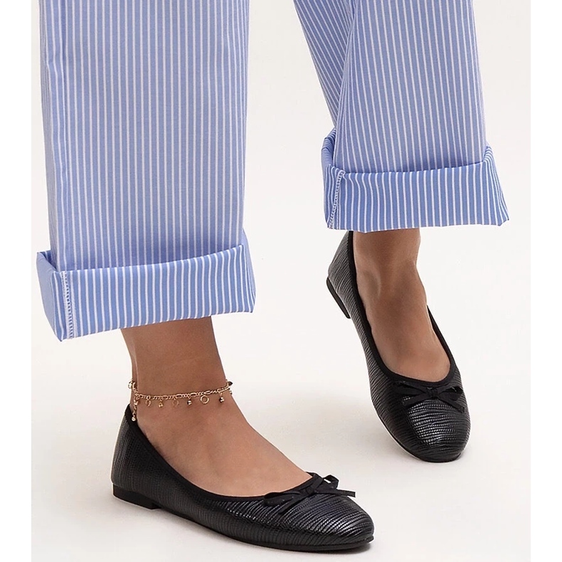 Ballerines noires avec nœud et empiècement en cuir par Rosaly le noir