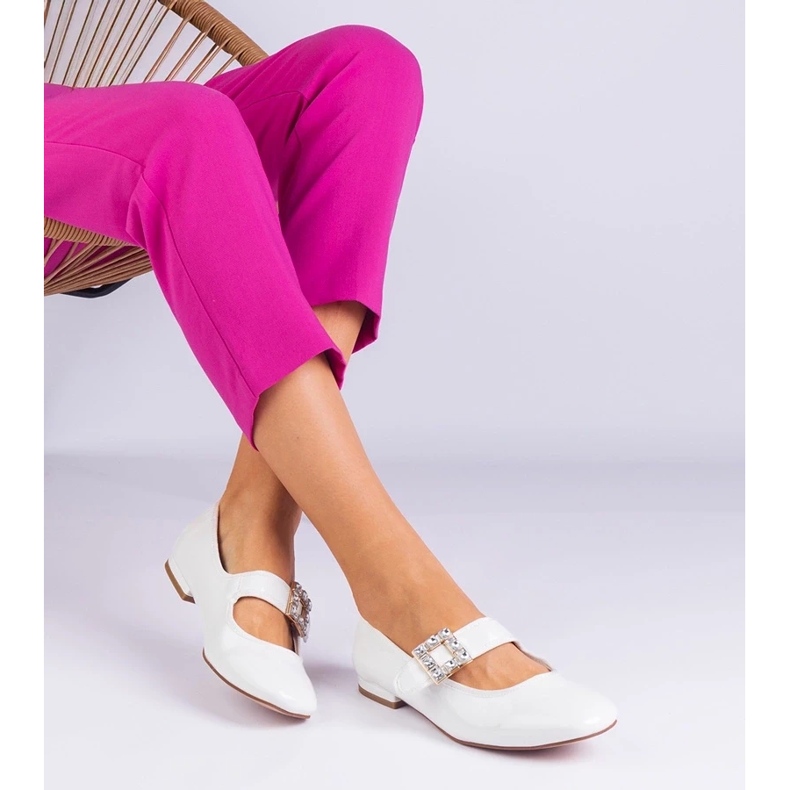 D/CEO Ballerines blanches peintes décorées d'une boucle ferpsa