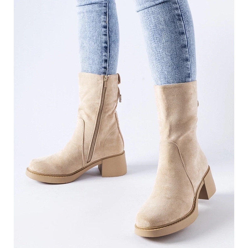 D/CEO Bottines en éco-daim beige d'Agordino D/CEO Bottines en éco-daim beige d'Agordino