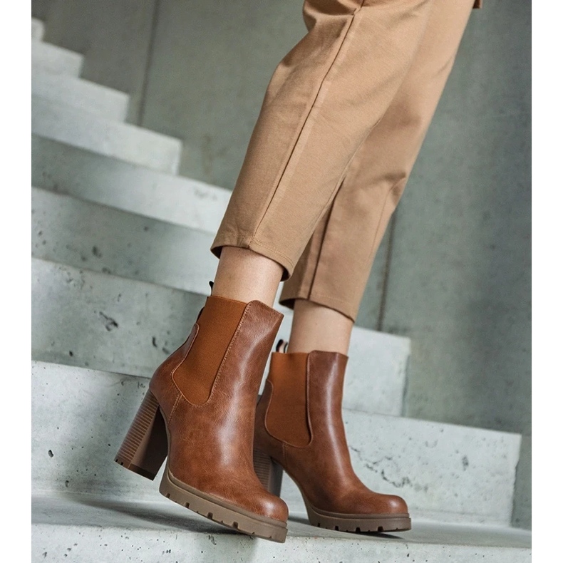 D/CEO Bottines à enfiler marron en éco-cuir Motena brun