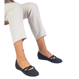 Ballerinas féminines noires faites de Matt Eco-.