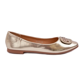 Ballerinas sur une semelle plate avec un ornement doré