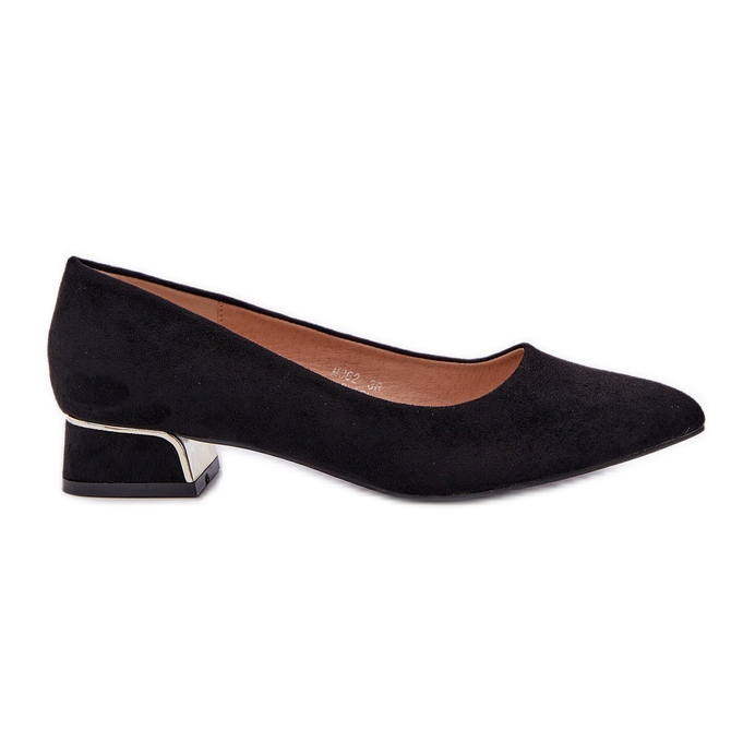 Pompes avec des talons bas et des orteils pointus noirs le noir