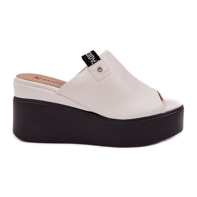 Pantoufles sur la plate-forme et un coin de cuir Eco White blanche